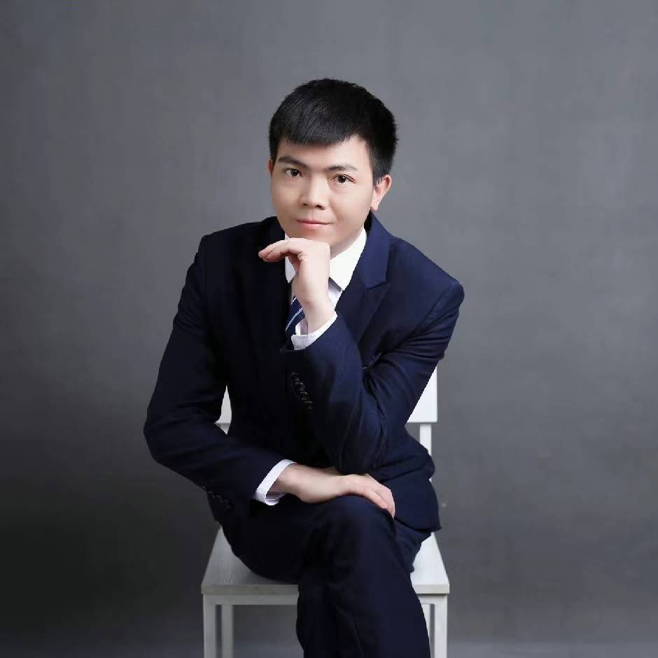 何经理